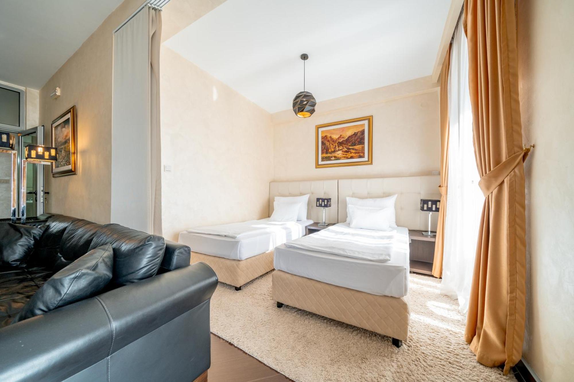 Hotel Alexandar Lux Podgorica Exteriör bild
