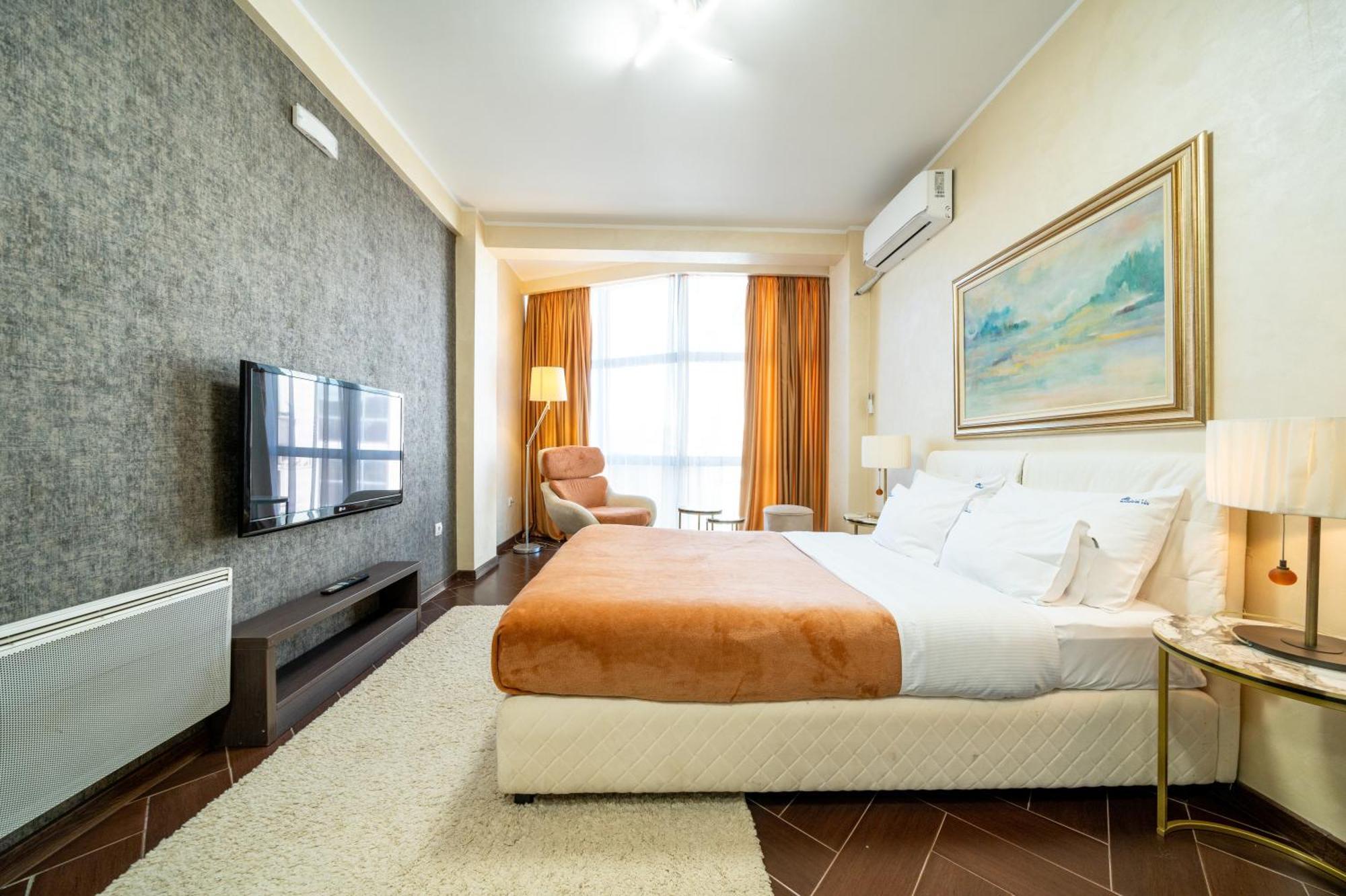 Hotel Alexandar Lux Podgorica Exteriör bild